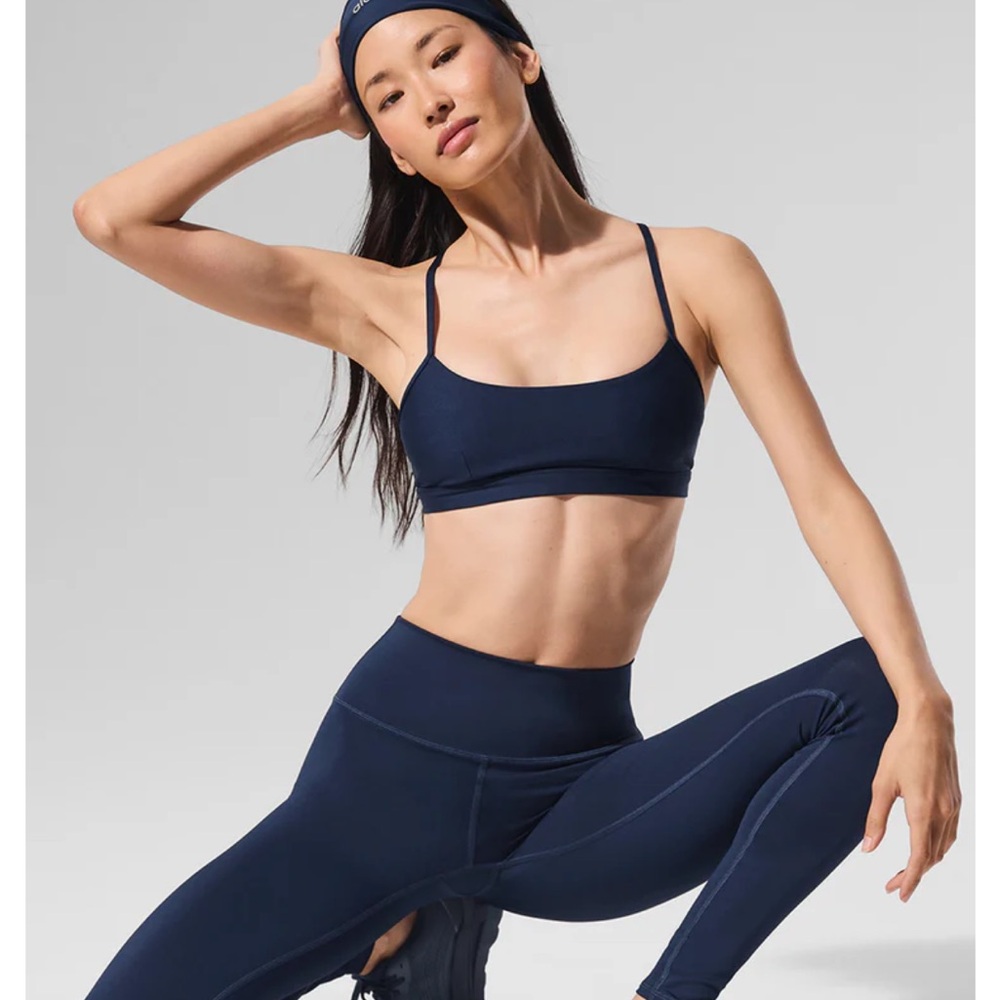 Alo Yoga Navy Airlift Intrigue Bra
